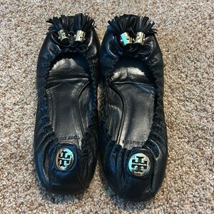 Tory Burch Reese tassle black leather ballet flats